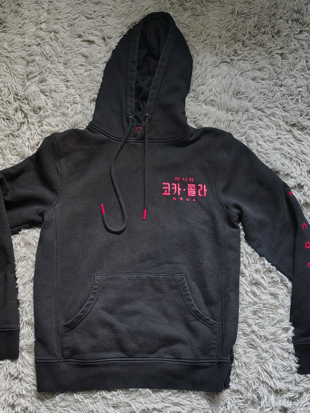 Coca Cola Unisex South Korean Black & Red Hoodie Size Medium